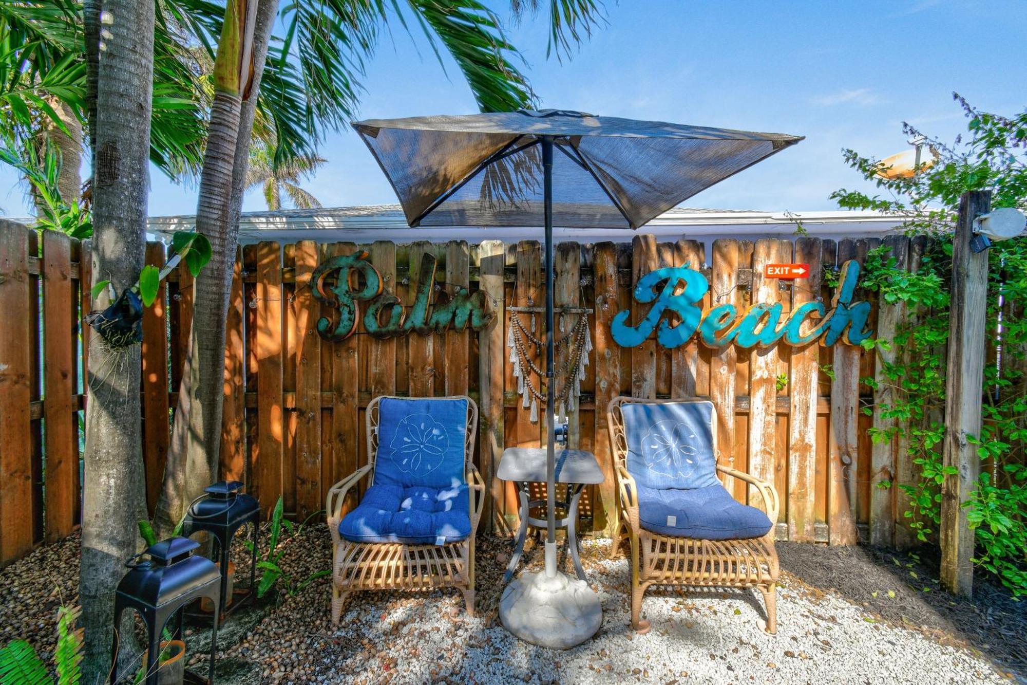 Sunshine Shores Boutique Apartments Palm Beach Shores Buitenkant foto