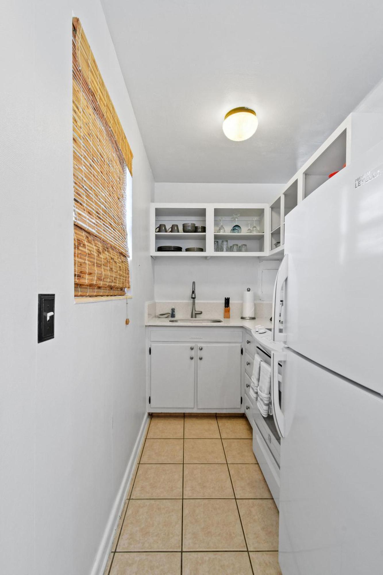 Sunshine Shores Boutique Apartments Palm Beach Shores Buitenkant foto