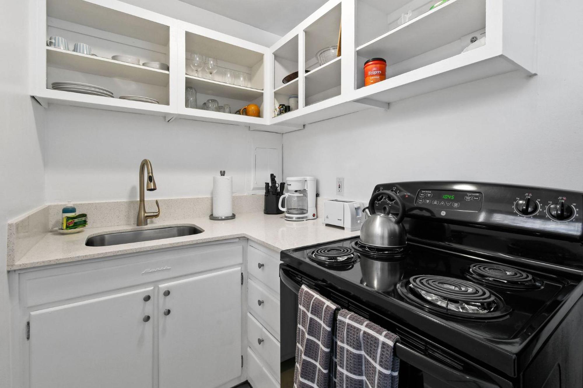 Sunshine Shores Boutique Apartments Palm Beach Shores Buitenkant foto