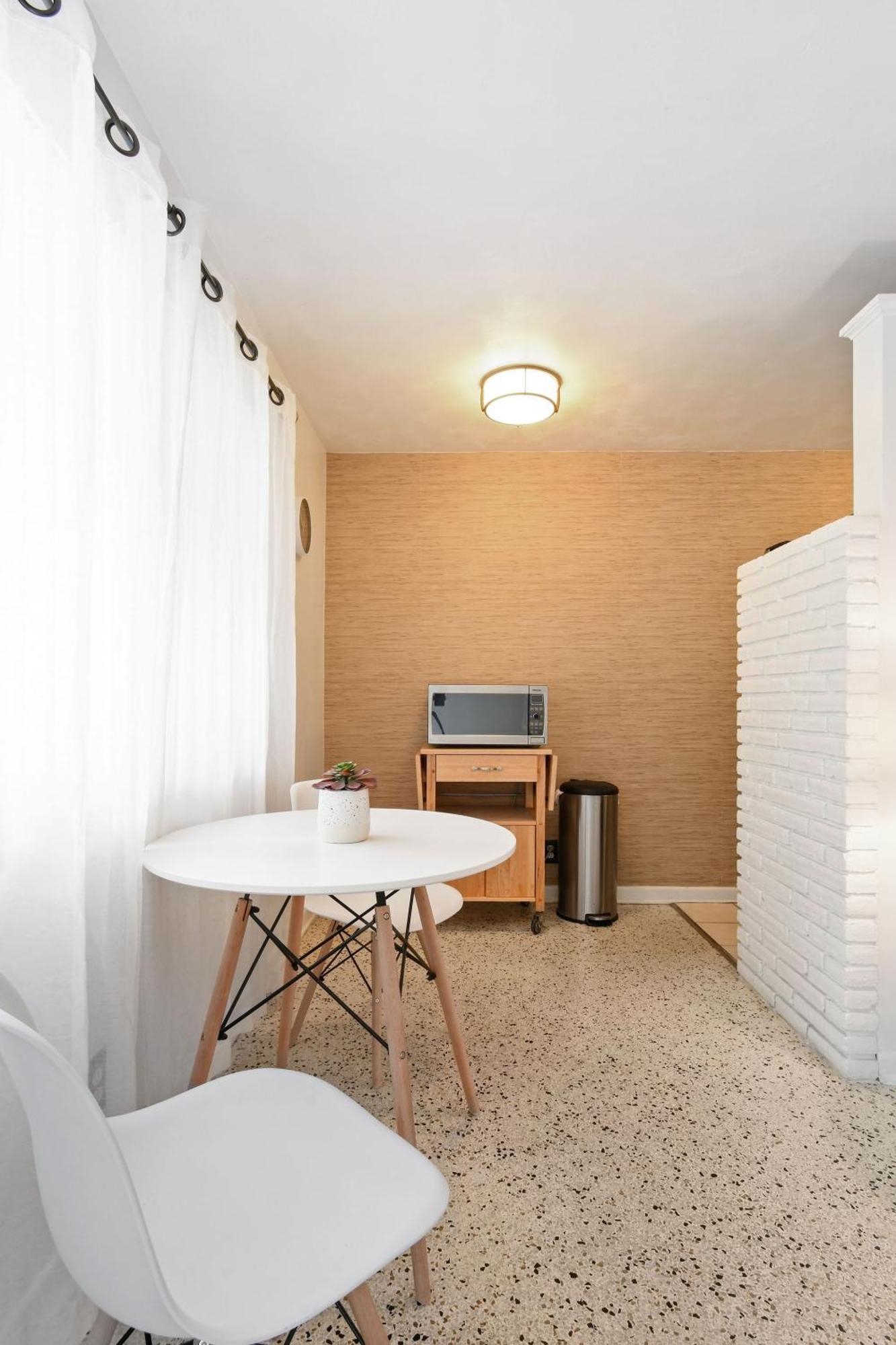 Sunshine Shores Boutique Apartments Palm Beach Shores Buitenkant foto