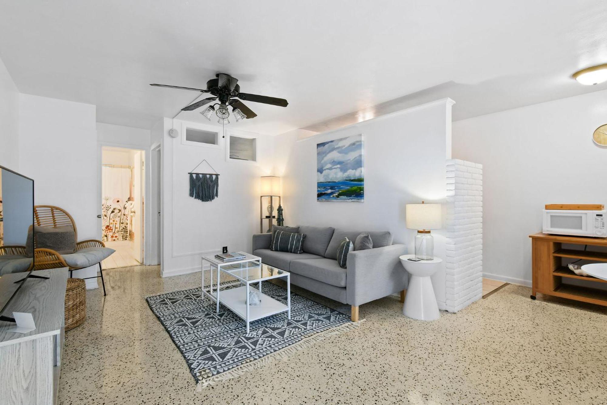 Sunshine Shores Boutique Apartments Palm Beach Shores Buitenkant foto