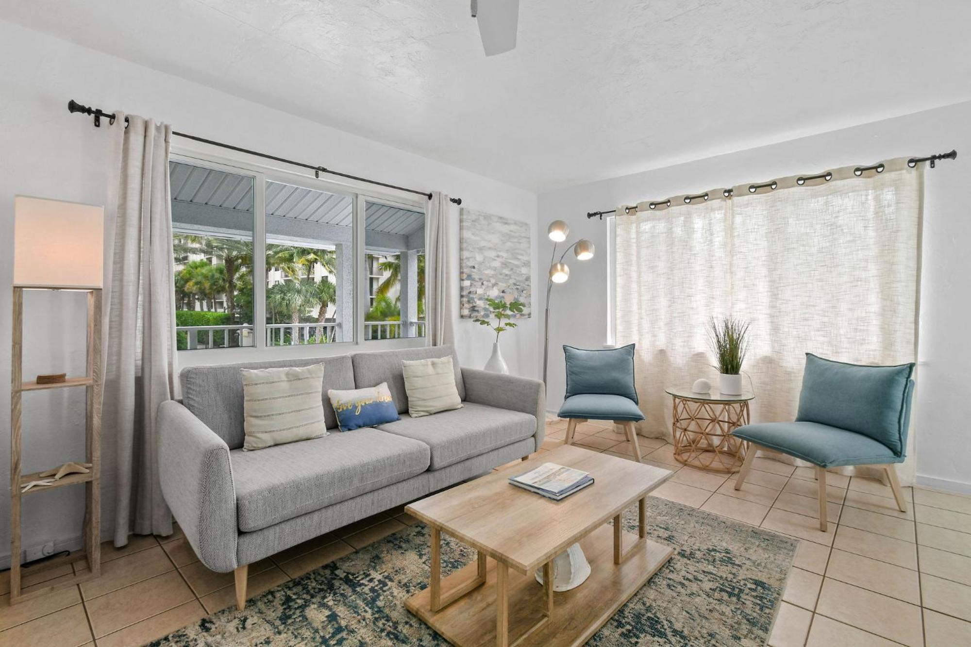 Sunshine Shores Boutique Apartments Palm Beach Shores Buitenkant foto