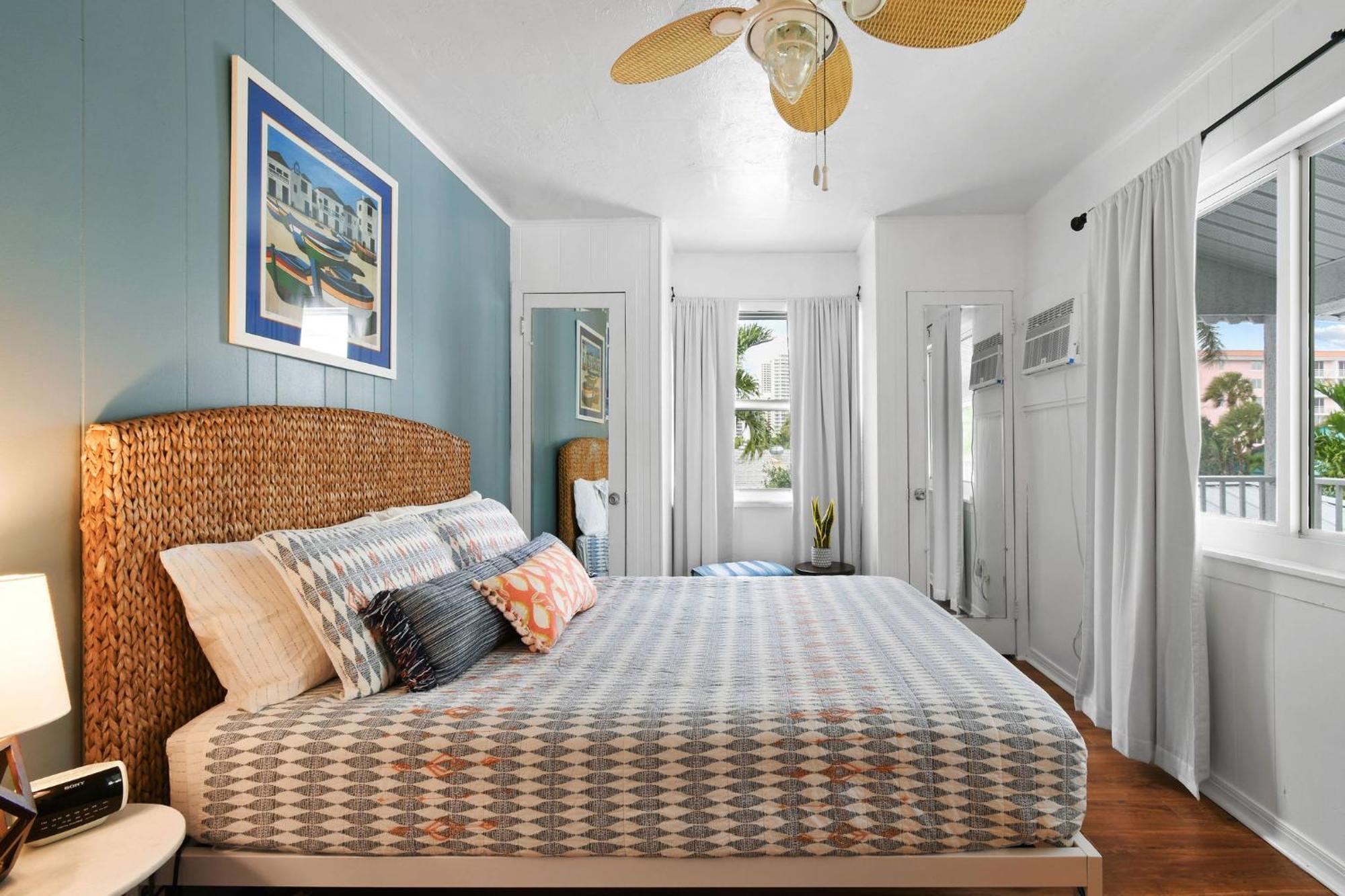 Sunshine Shores Boutique Apartments Palm Beach Shores Buitenkant foto