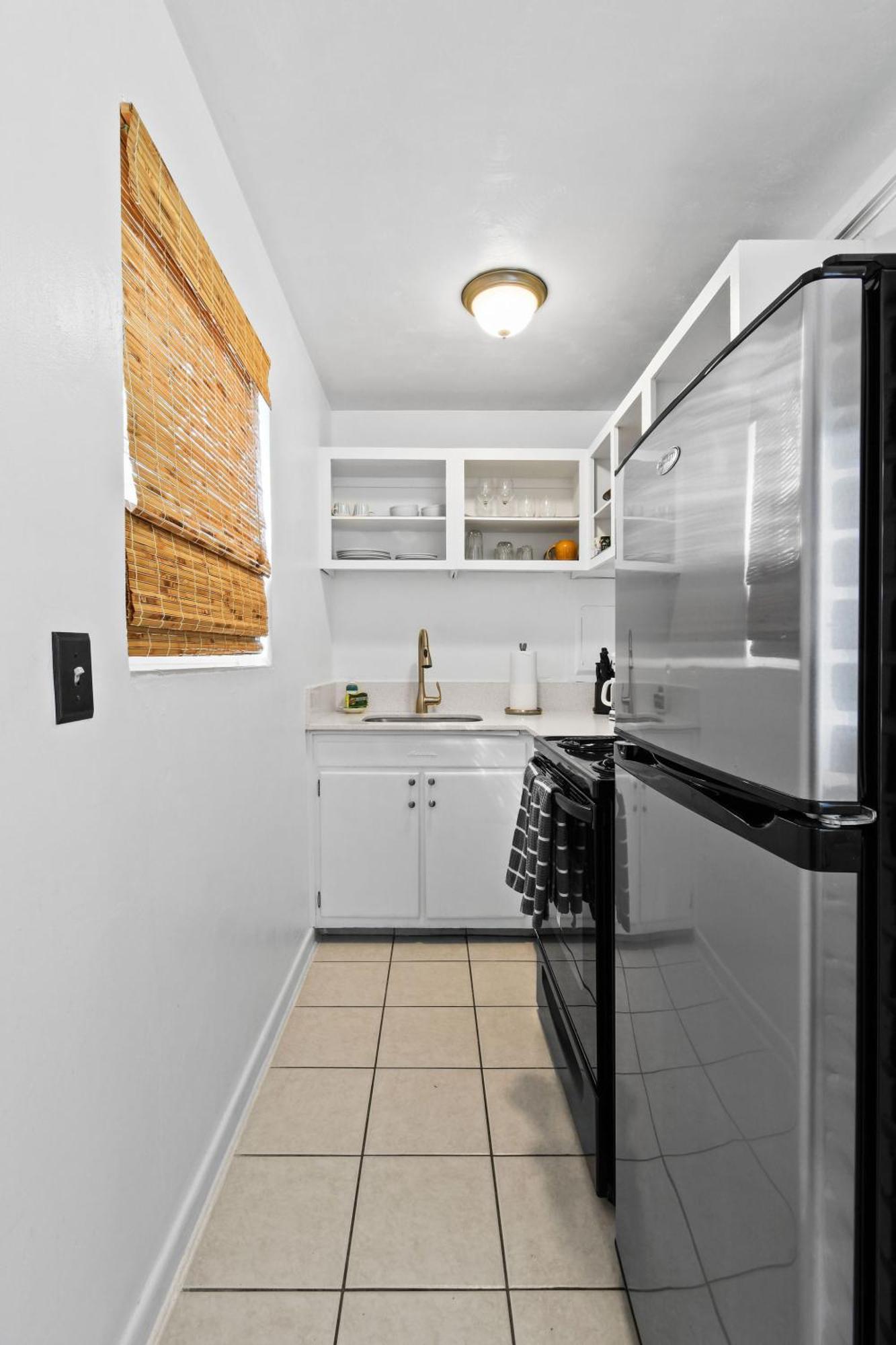 Sunshine Shores Boutique Apartments Palm Beach Shores Buitenkant foto