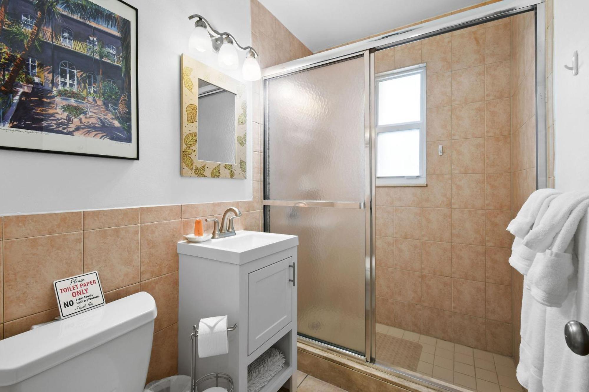 Sunshine Shores Boutique Apartments Palm Beach Shores Buitenkant foto