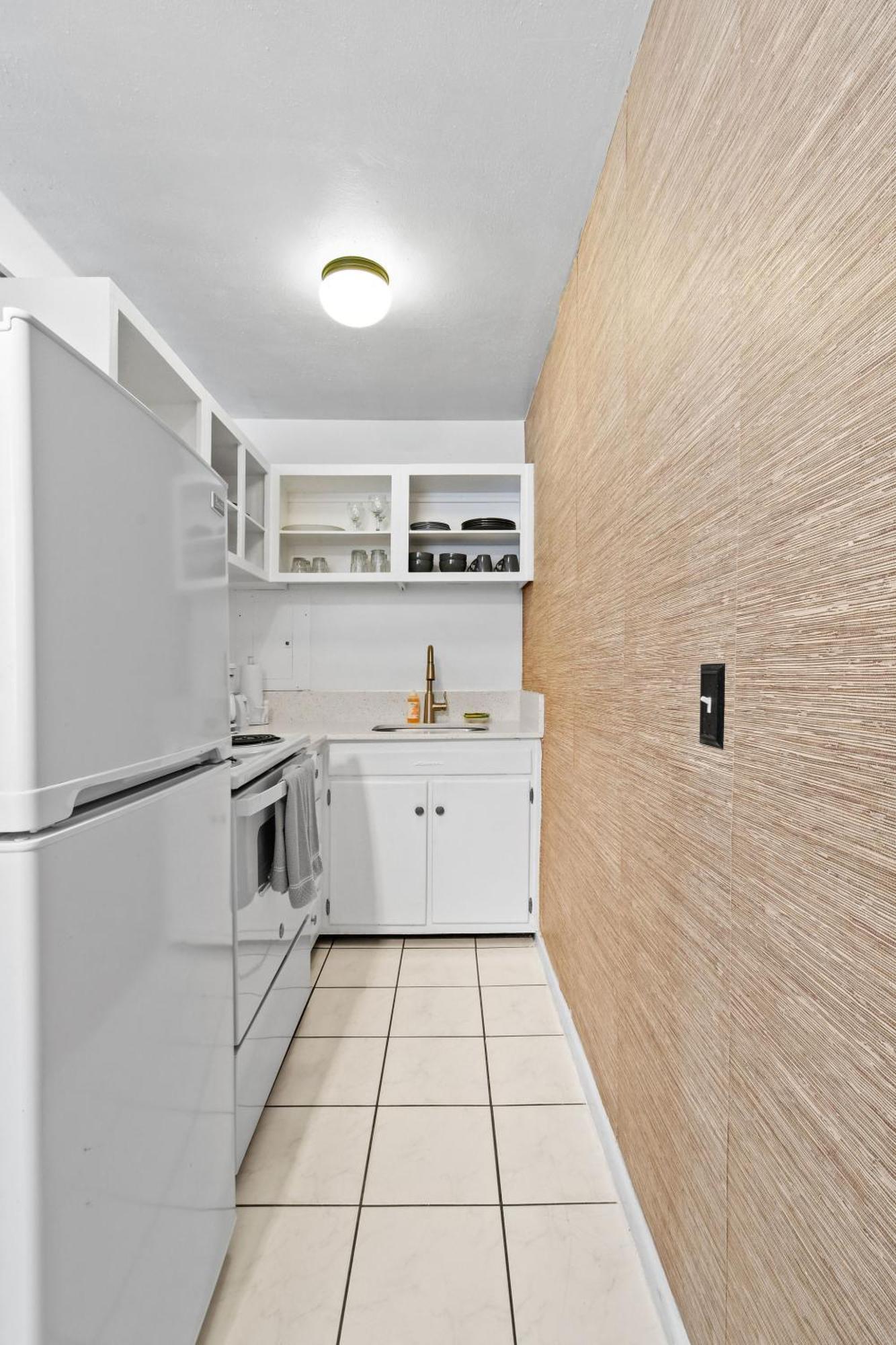 Sunshine Shores Boutique Apartments Palm Beach Shores Buitenkant foto