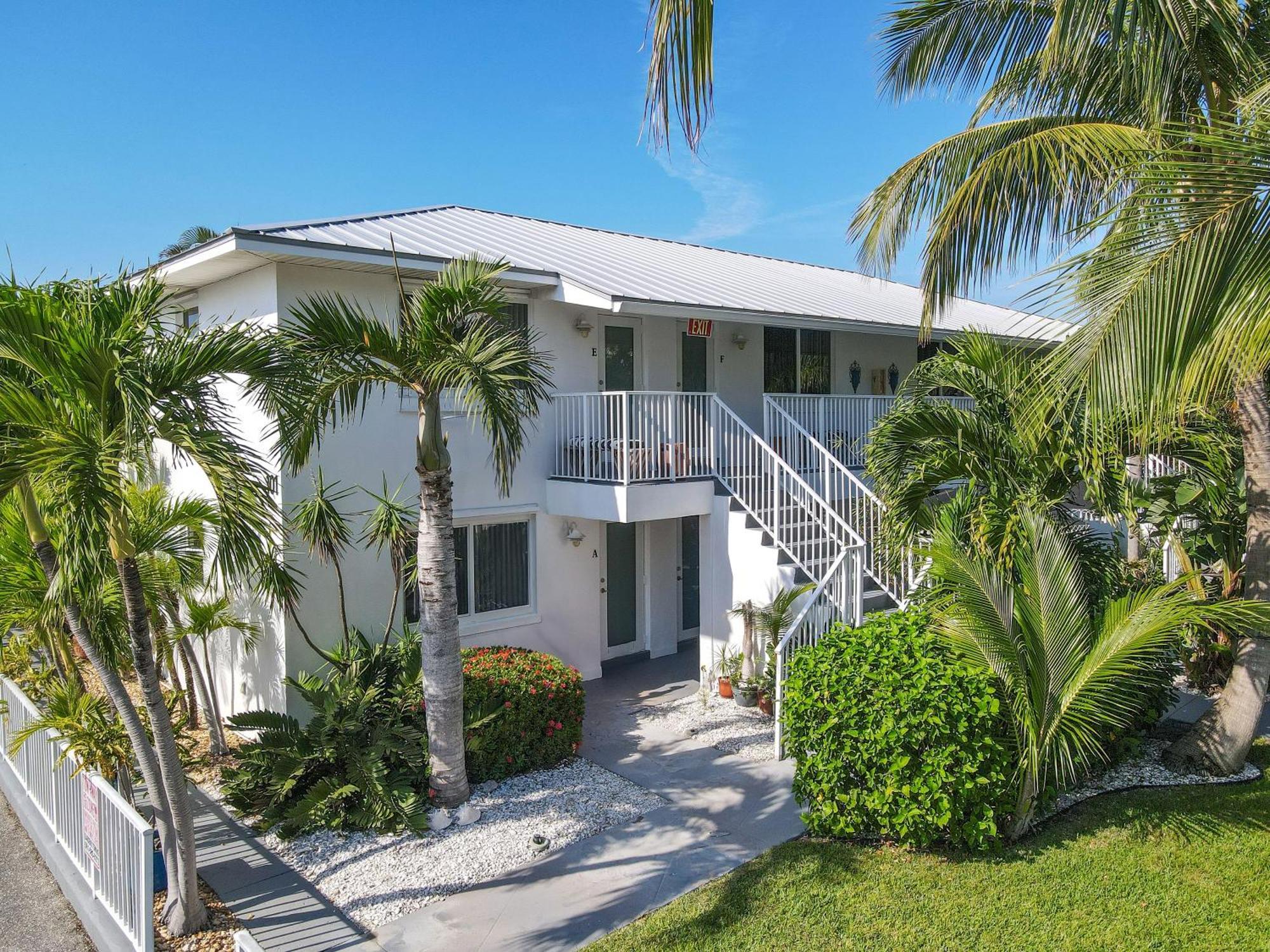 Sunshine Shores Boutique Apartments Palm Beach Shores Buitenkant foto